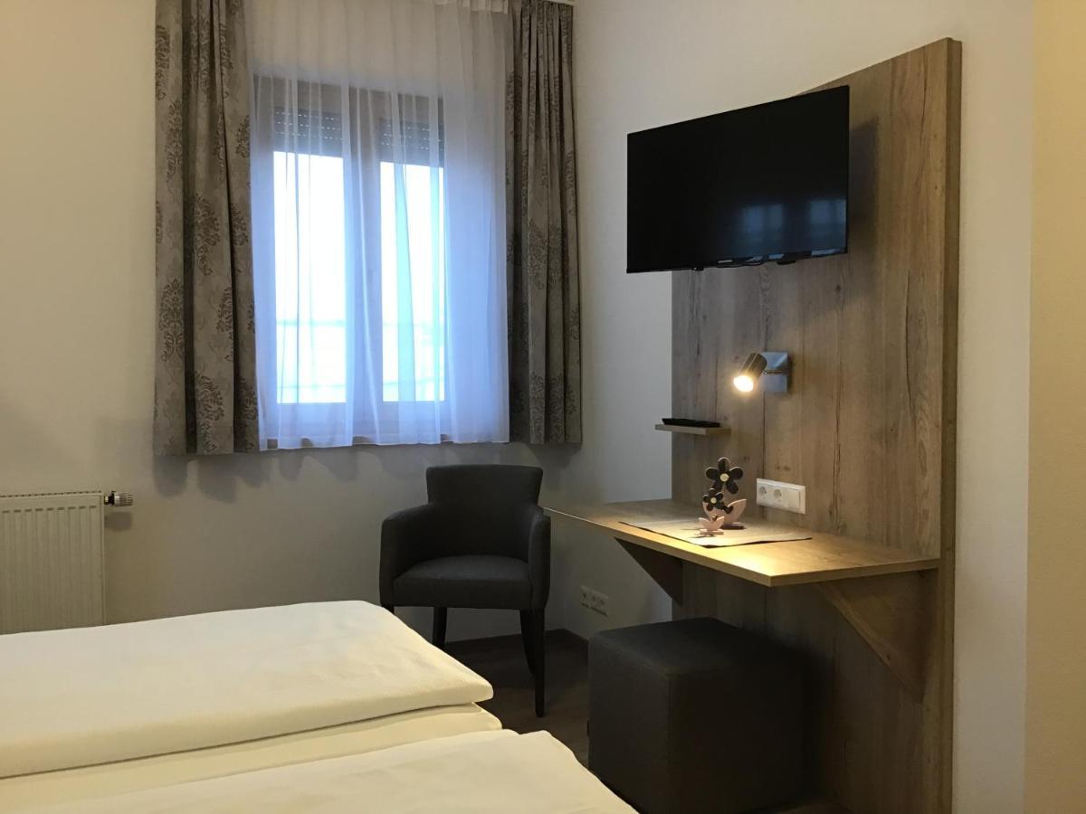 Gasthof Hotel Esterer Розенхайм Екстериор снимка