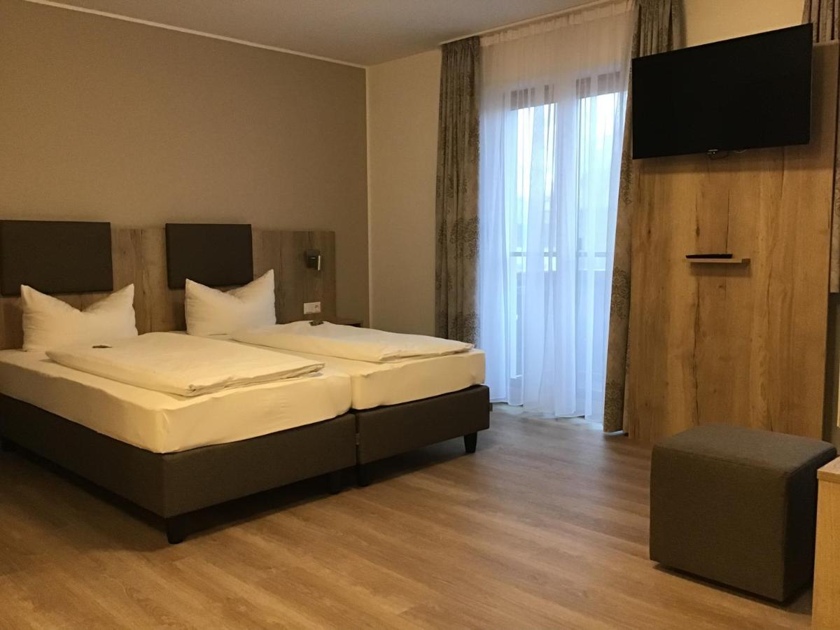 Gasthof Hotel Esterer Розенхайм Екстериор снимка