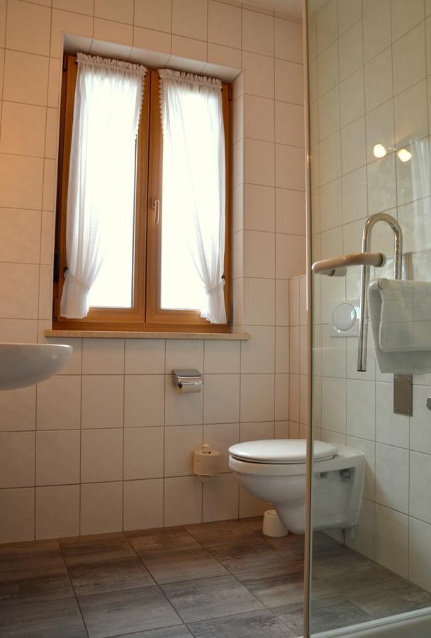 Gasthof Hotel Esterer Розенхайм Екстериор снимка